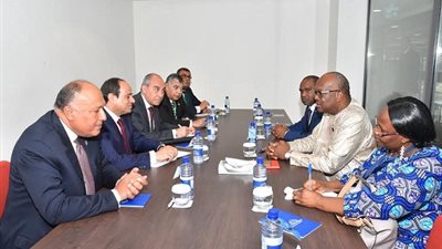 تفاصيل لقاء السيسي برئيس بوركينا فاسو على هامش القمة الإفريقية