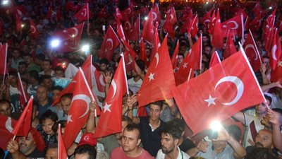 صحيفة اسبانية: رد فعل تركيا ضد الانقلابيين 