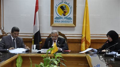 جامعة المنيا.. محو أمية 15899 مواطنا (صور) 