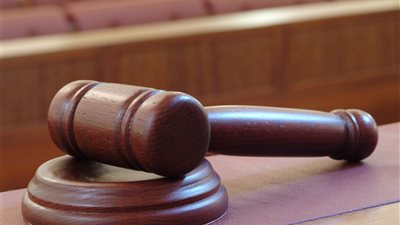 أمناء الشرطة المتهمين بالاعتداء على أطباء المطرية يتغيبون عن جلسة اليوم