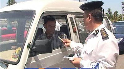 تحرير 477 مخالفة مرورية وسحب 88 رخصة بسبب العدادات في مطروح