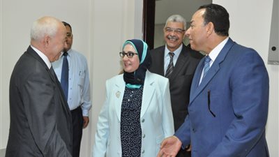 رئيس جامعة المنوفية يستقبل لجنة القطاع الصيدلي (صور)
