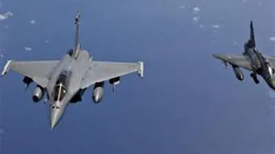 مقتل 120 مدنيًا في غارات جوية فرنسية على قرية بمحيط منبج