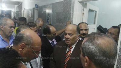 محافظ الدقهلية يُعنف مدير مستشفى جمصه لتوقف الأعمال بها منذ عامين (فيديو) 