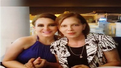 بعد خروج والدتها من المستشفى.. سولاف فواخرجي: ابتسامتي عادت