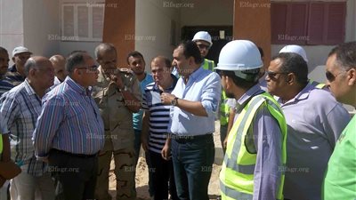 محافظ الاقصر يتفقد مساكن مدينة الشمس ..(صور)