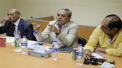 سيد خطاب يتفقد قصر ثقافة السويس لحل مشكلاته