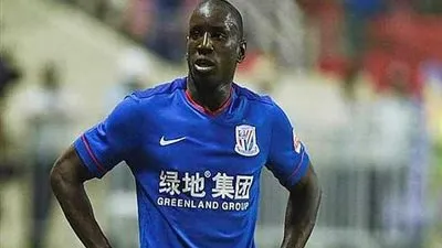 ديمبا با يرفض الاعتزال بعد إصابته الخطيرة