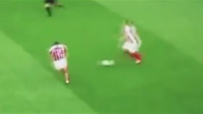 أهداف مجنونة من تسديدات من منتصف الملعب