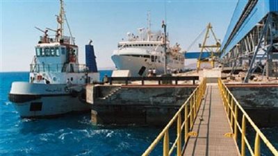 1808 ركاب يغادرون ميناء سفاجا وتداول 180 شاحنة