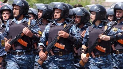 اشتباكات عنيفة بين قوات الشرطة ومتظاهرين بأرمينيا