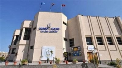 رئيس جامعة بورسعيد يعد بتثبيت العمال المؤقتين