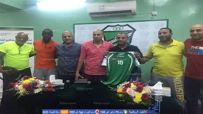 بالصور ..لاعب  المقاولون السابق مدربا لحراس مرمى العروبة الإماراتي