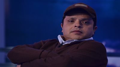 محمد هنيدي يسخر من سيارات محمد رمضان بطريقته