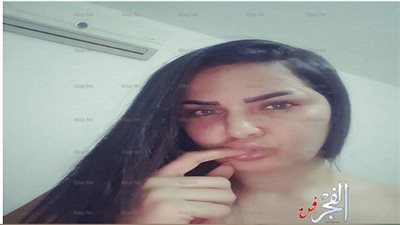 سما المصري تغني عارية داخل 