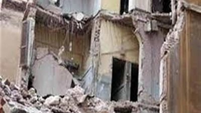 لحظة انهيار عقار بحرى بالإسكندرية واخلاؤه من السكان