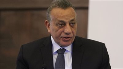 رصف طريق المحولات بالمنطقة الصناعية بالجيزة