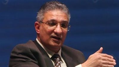 اتهامات متبادلة بين وزير التنمية المحلية ومحافظ الإسكندرية على الهواء (فيديو)