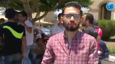 وقفة صامتة لطلاب تجارة القاهرة للاعتراض على النتيجة ..(فيديو)