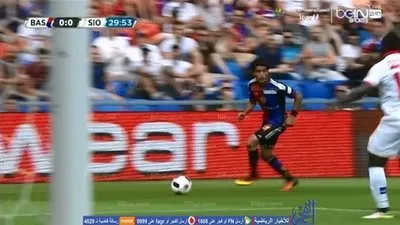 بالفيديو.. فرصة خطيرة لبازل على مرمى سيون بعد عرضية رائعة من عمر جابر