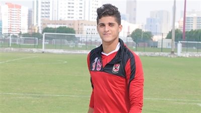 خاص.. شيخ الأهلي يوقع على عقود انضمامه للإسماعيلي