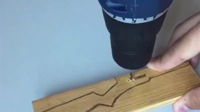 طريقة صنع بندقية صيد بادوات منزلية