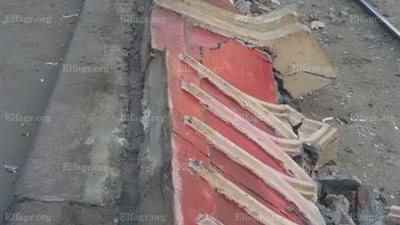 تعطل حركة ترام غرب الإسكندرية عقب انهيار سور خرساني
