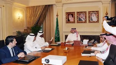 رئيس الهيئة العامة للرياضة يناقش خطة زيادة عوائد الأندية