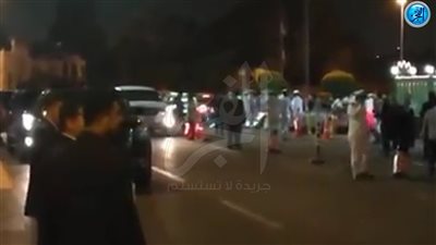 لحظة وصول وزير الداخلية لعزاء حكمدار القاهرة (فيديو)