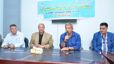 وزير الشباب والرياضة ومحافظ الإسماعيلية في زيارة لمشروع قرية 