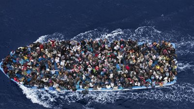  انتشال 87 جثة لمهاجرين قضوا غرقاً قبالة ليبيا منذ الجمعة