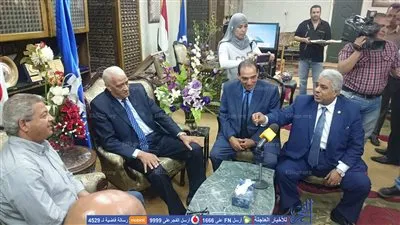 وزير الشباب والرياضة يبدأ زيارته فى السويس بالاستاد الجديد.. (صور)