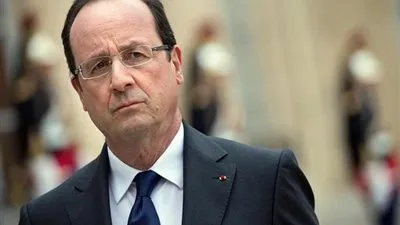 أولاند لبابا الفاتيكان: سنتخذ ما يلزم من تدابير لحماية الكنائس في فرنسا