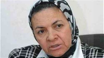 خبيرة اقتصادية تنتقد طرح الحكومة شركات الدولة في البورصة