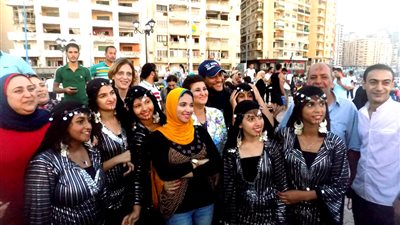 محافظ الإسكندرية يفتتح منطقة بئر مسعود وسط كرنفالات شعبية وموسيقى عسكرية (فيديو وصور)