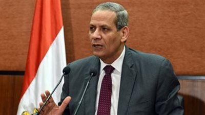 ولي أمر طالب تستغيث بوزير التعليم لرفع الظلم عن ابنها (فيديو)