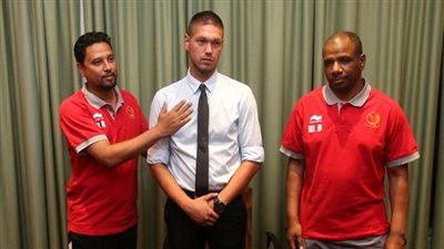 نمساوي يشهر إسلامه في لخويا القطري