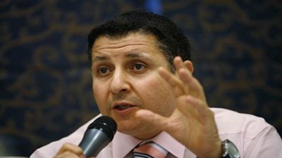 نجاد البرعي: يطالب الرئيس السيسي بتوقف مشرعاته العملاقة