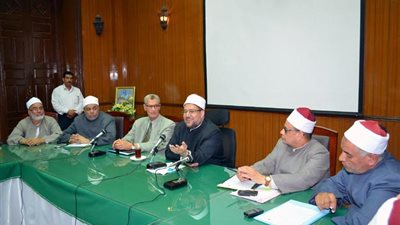 الأوقاف: كل القيادات ستلتزم طوعاً بقرار الخطبة المكتوبة
