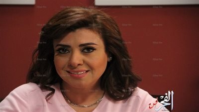 نشوى مصطفى تتجه للسعودية لأداء مناسك العمرة