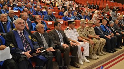 جامعة الإسكندرية تكرم 406 من أعضاء هيئة التدريس في عيد العلم