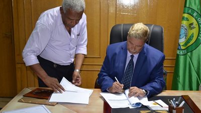 محافظ الإسماعيلية يعتمد نتائج امتحانات الدور الثاني للشهادتين الابتدائية والإعدادية 