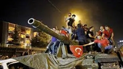 فصل 1684 عسكريا من بينهم جنرالات في تركيا على خلفية محاولة اﻻنقلاب الفاشلة 