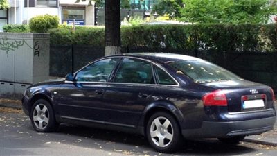 إفرازات المن يشكل خطورة على طلاء السيارة