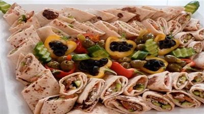  كيفية عمل لفافات البيض مع الخضار والدجاج الشهية