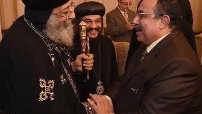 البابا تواضروس يهنئ محافظ الإسكندرية بالعيد القومي للمحافظة 