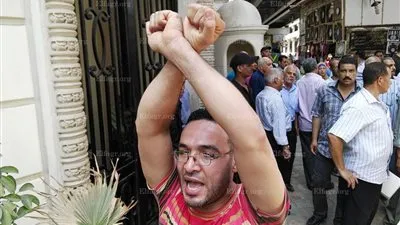 وقفة احتجاجية لعمال البريد أمام المركز الرئيسي بالعتبة (صور)