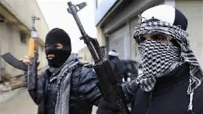 مسلحون يمنعون المدنيين من الخروج من الأحياء الشرقية لحلب