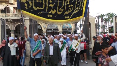 الطرق الصوفية بالإسكندرية تنظم مسيرة احتفالًا بمولد أبوالعباس (صور)