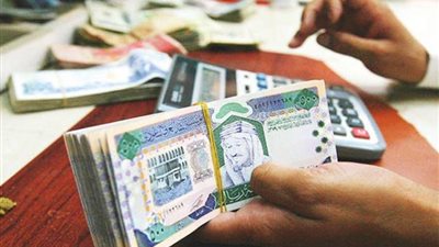 تعرف على سعر الريال السعودي في السوق السوداء
